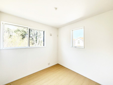 �q�������@�����`Bed Room�`�@�������������̂��ˌ��Ẵ����b�g�ł��B���Ƒ������������ƂŎ苷�Ɋ����Ă����Z�܂����ˌ��Ăł͊e�����v���C�o�V�[��ۂ��Ƃ��ł��܂��B�Z�܂��ɂ�Ƃ肪���܂�S�������b�N�X�ł��܂���