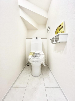 �g�C���@�����`Toilet�`�@�Y��E�X�b�L���E���K�ȃE�H�V�����b�g�t�g�C���ł��낰���Ԃł��B�g�C���͖����g�킴��𓾂Ȃ����́B����������ۂ������ł��ˁB�g�C����2��������̂Œ��̍��G���ɕ֗��ł��I