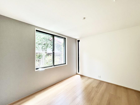 ���̑����ρ@�����`Bed Room�`�@�Z�����߂��䂭�����u������قǁA������肵�����Ԃ������Z���B�w���K�x�́u�Ɓv�Ɓu�X�v�Ɓu���v�����a�������ɖK��邾�Ɖ��߂Ċ��������Ă���܂��B