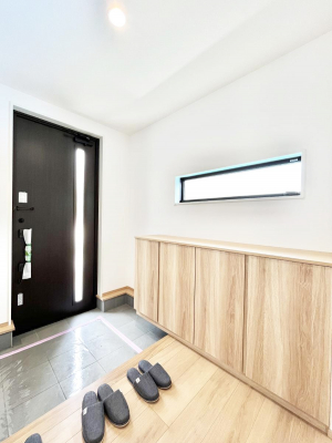 ���ց@�����`Entrance�`�@�Ƃ̒��ł��q�l���}����ŏ��̏ꏊ�ł��錺�ւ́A�Ƃ̈�ۂ��̂��̂ł��I�L�x�Ȍ��֎��[�ŁA����Y��ɕۂ��Ƃ��o���܂��􌺊ւɂ͂����Ղ���[�̉��ʔ��������I