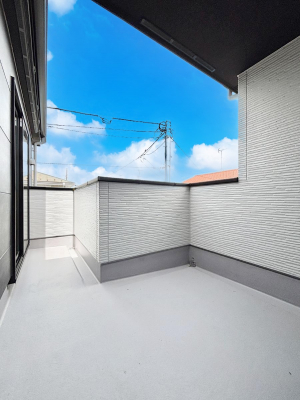�o���R�j�[�@�����`Balcony�`  �o���R�j�[�͉������z���������݁A���z�c����󕨂��C�����悭�������Ƃ��ł��܂��B  �g���₷���J���I�ȃo���R�j�[�ł����z�����������Ղ�~�蒍���A�o���R�j�[�t���Z�܂��B  