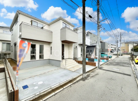 ���n�O�ώʐ^�@�O�ʓ��H�͂�����Ɛ�������Ă��܂��`Exterior�`�@�O�ʓ��H�͊ՐÂȏZ��n���͂���Ԓʂ�̏��Ȃ����H�B���Ԃ̏o��������炭�炭�ł��I���s���_�E���n���w�̂���]�́A���C�y�ɂ��₢���킹���������I