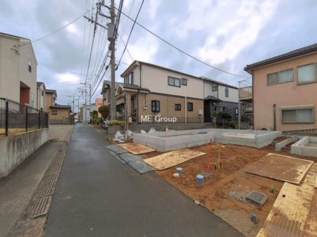 ���n�O�ώʐ^�@�`Exterior�`�@�O�ʓ��H�F�� 3.4m �����@�O�ʓ��H�͊ՐÂȏZ��n���͂���Ԓʂ�̏��Ȃ����H�B���Ԃ̏o��������炭�炭�ł��I���s���_�E���n���w�̂���]�́A���C�y�ɂ��₢���킹���������I