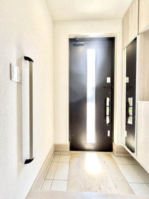���ց@�������P�������`Entrance�`�@�Ƃ̒��ł��q�l���}����ŏ��̏ꏊ�ł��錺�ւ́A�Ƃ̈�ۂ��̂��̂ł��I�L�x�Ȍ��֎��[�ŁA����Y��ɕۂ��Ƃ��o���܂��􌺊ւɂ͂����Ղ���[�̉��ʔ��������I
