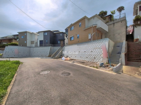 ���n�O�ώʐ^�@�`Exterior�`�@�O�ʓ��H�F�쓌 6m �����@�O�ʓ��H�͊ՐÂȏZ��n���͂���Ԓʂ�̏��Ȃ����H�B���Ԃ̏o��������炭�炭�ł��I���s���_�E���n���w�̂���]�́A���C�y�ɂ��₢���킹���������I