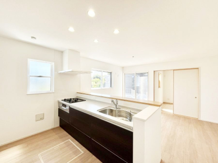 �L�b�`���@�������S�������`Kitchen�`�@�u���������͉�����낤�v����ȃL�b�`���Ȃ�v�������藿�����ł����Ⴂ�܂��B�L�b�`������̓��r���O����]�ł��܂��B�Ƒ����Ȃ��邨�Ƃ������ɂ������܂��B