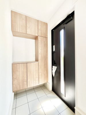 ���ց@�������U�������`Entrance�`�@�Ƃ̒��ł��q�l���}����ŏ��̏ꏊ�ł��錺�ւ́A�Ƃ̈�ۂ��̂��̂ł��I�L�x�Ȍ��֎��[�ŁA����Y��ɕۂ��Ƃ��o���܂��􌺊ւɂ͂����Ղ���[�̉��ʔ��������I