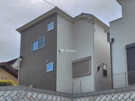 ���n�O�ώʐ^�@���U�������`Exterior�`�@�ՐÂȏZ��n�Ŏq��ĉƑ��Ƀs�b�^���B�����̂��U�������K�ȗ΂Ɍb�܂ꂽ�G���A�ŁA���R�ɕ�܂ꂽ���₩�ȕ�炵���������邽�߂́A��Ƃ肠��Z���������Ă��܂��B