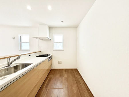 �L�b�`���@�������U�������`Kitchen�`�@���R�������鑋�̂���L�b�`���������g���ꏊ�����炱���A�g��������l�����܂����B�������Ƃ����L�b�`���R�[�i�[�͎����L���Ȏd�オ��ƂȂ��Ă���܂��B