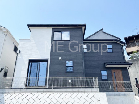 ���n�O�ώʐ^�@�O�ρ��T�������`Exterior�`�@��ˌ��Ă̑傫�ȃ����b�g�́A�����B�́u�y�n�v���u���R�Ɂv�g���鎖�ł��B�K�[�f�j���O��c�h�x�C�Ԃ�o�C�N�̎�ȂǗl�X�ȗp�r�ŗ��p�ł��܂��B