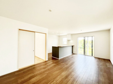 ���̑����ρ@�Ƒ������R�ƏW�܂�e���̃X�y�[�X�ɂȂ肻��