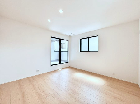 ���̑����ρ@�����`Bed Room�`  �u��������������l�v�Ƃ��v�w�ł�����肭�낰��Q���B  �����̉Ǝ��₨�d���ɔ�ꂽ���̓t�J�t�J�̃x�b�g�Ŗ�����Ă��������B�e���r��{�I�������Ă����K�ȍL����������