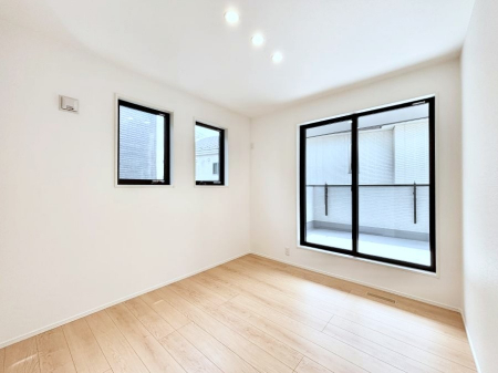 �Q���@�����`Bed Room�`�@2�ʍ̌����m�ۂ������邢�����́A���ʂ����ǂ��A��ϋ��S�n�̗ǂ���ԂƂȂ��Ă���܂��B�u�₩�ȕ��������ċN���钩�́A���K�����̎n�܂�ɁI���������ʕ����ƂĂ��ǂ��Z�܂���