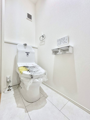 �g�C���@�����`Toilet�`�@�Y��E�X�b�L���E���K�ȃE�H�V�����b�g�t�g�C���ł��낰���Ԃł��B�g�C���͖����g�킴��𓾂Ȃ����́B����������ۂ������ł��ˁB�g�C����2��������̂Œ��̍��G���ɕ֗��ł��I