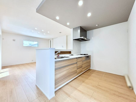 �L�b�`���@�����`Kitchen�`�@�u���������͉�����낤�v����ȃL�b�`���Ȃ�v�������藿�����ł����Ⴂ�܂��B�L�b�`������̓��r���O����]�ł��܂��B�Ƒ����Ȃ��邨�Ƃ������ɂ������܂��B