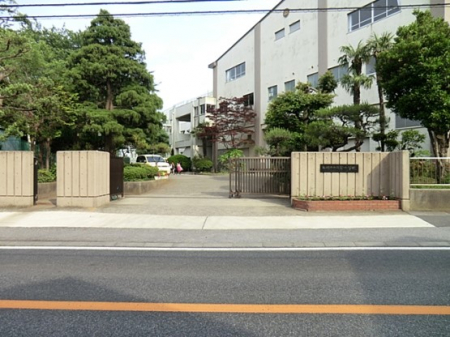 ���ӊ��@���w�Z 738m �D���s����{���w�Z