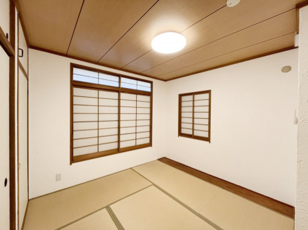 ���̑����ρ@�����`Japanese Room�`  �a���������ʂȎ��ԁA��炩�ȏt�̂��炩�Ȏ��A�~�͂�̎��������炷�z�Ƃ������ԁA�o��N���ɂ���ĕ\���ς�����ʂȏꏊ�A�Ƒ��݂�Ȃ̂��C�ɓ���̋�ԁB  