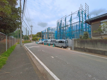 ���n�O�ώʐ^�@��C�ED�������`Exterior�`�@�O�ʓ��H�F�k�� 3.81m �����@�Z��n�ɂȂ��Ă���̂Ŏԗʂ����Ȃ��A�Â��ȗ��n�ł��B�q��Ċ����ǍD�ł������ӊ������킹�Ă��ē������Ē����܂��B