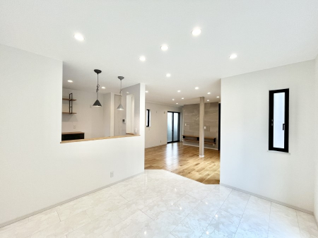 ���̑����ρ@�Ƒ������R�ƏW�܂�e���̃X�y�[�X�ɂȂ肻��