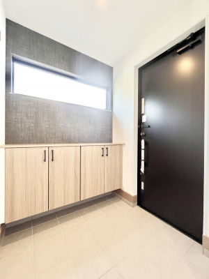 ���ց@�������P�������`Entrance�`�@�Ƃ̒��ł��q�l���}����ŏ��̏ꏊ�ł��錺�ւ́A�Ƃ̈�ۂ��̂��̂ł��I�L�x�Ȍ��֎��[�ŁA����Y��ɕۂ��Ƃ��o���܂��􌺊ւɂ͂����Ղ���[�̉��ʔ��������I
