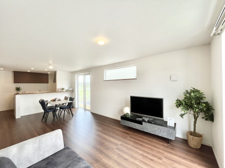 ���r���O�@�Z�ޕ��̌��������o�����A�C���e���A���l����̂��y���݂ȃ��r���O�ł��I 