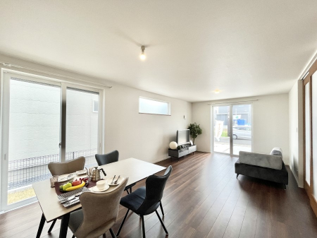 ���̑����ρ@�傫�ȑ����炽���Ղ�̗z���ƕ����������郊�r���O  