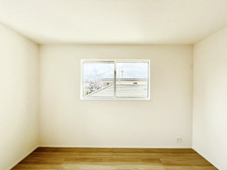 ���̑����ρ@�������R�������`Bed Room�`�@�؂̉����肪�₳�����t���[�����O�͈��炬�������炷�v���C�x�[�g��ԁB����߂̃t���[�����O�ł��̂ŁA�ǎ��Ƃ��}�b�`���A���������X�ɍL�������Ă������ʂ��B