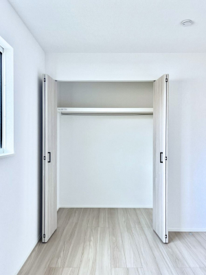 ���[�@�m���̃N���[�[�b�g�B���s��������̂Ō���̈ߗނ�����������܂�܂��B