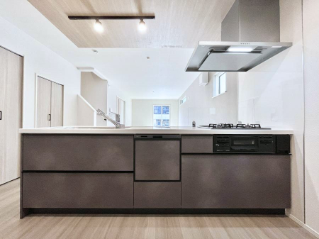 �L�b�`���@�������������I�ɁA�y�����I�V�X�e���L�b�`��  