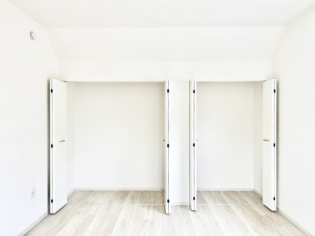 ���[�@�m���̃N���[�[�b�g�B���s��������̂Ō���̈ߗނ�����������܂�܂��B