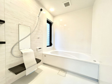 �����@����̔�������Ă���閾�邢�������̂���o�X���[��