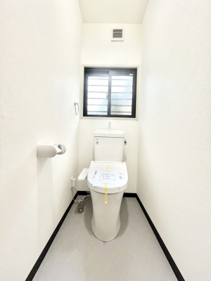 �g�C���@�g�C����1�K��2�K���ꂼ��ɔz�u����Ă��ĂƂĂ��֗��ł��B 