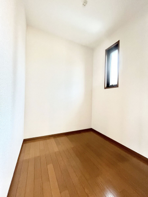 ���̑����ρ@�����Ղ�̔[�˃X�y�[�X�ŉ��K�ɕ�点����   