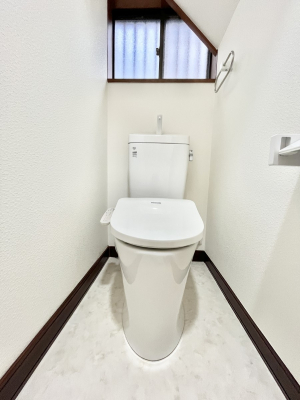 �g�C���@�g�C����1�K��2�K���ꂼ��ɔz�u����Ă��ĂƂĂ��֗��ł��B 