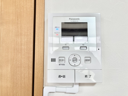 ���̑����ρ@���q�҂��m�F�ł���s�u���j�^�[�t�C���^�[�z��