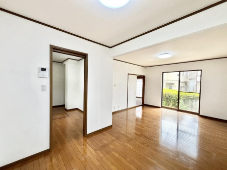 ���̑����ρ@�Ƒ������R�ƏW�܂�e���̃X�y�[�X�ɂȂ肻��