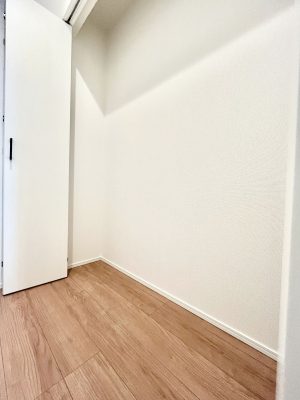 ���̑����ρ@�L�����[�B�|�������G�߂̏��������[���邱�Ƃ��ł��܂��B