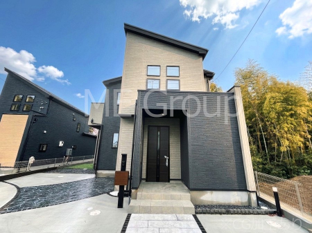 ���n�O�ώʐ^�@�������ꂽ�O�ρA�㎿�ȏZ��Ԃ��L���鎺���͉i�����S���ĉ߂�����Z���ł��B 