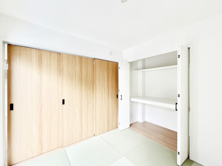 ���̑����ρ@���r���O�Ɨׂ荇���Ă���a���B�ق��ƈꑧ�ł���a�̋�Ԃł��B