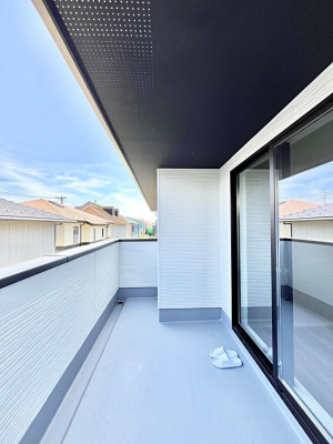 �o���R�j�[�@�����`Balcony�`  �o���R�j�[�͉������z���������݁A���z�c����󕨂��C�����悭�������Ƃ��ł��܂��B  �g���₷���J���I�ȃo���R�j�[�ł����z�����������Ղ�~�蒍���A�o���R�j�[�t���Z�܂��B  