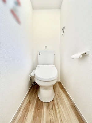 �g�C���@�����`Toilet�`  �Y��E�X�b�L���E���K�ȃE�H�V�����b�g�t�g�C���ł��낰���Ԃł��B  �g�C���͖����g�킴��𓾂Ȃ����́B����������ۂ������ł��ˁB  �g�C����2��������̂Œ��̍��G���ɕ֗��ł��I