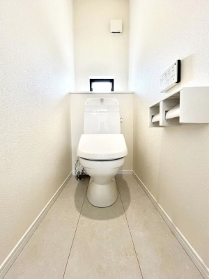 �g�C���@������D�������`Toilet�`�@�Y��E�X�b�L���E���K�ȃE�H�V�����b�g�t�g�C���ł��낰���Ԃł��B�̌������薾�邭�A���K��ԂƂȂ��Ă���܂��������g���ꏊ�����炱���̔z���ł��I