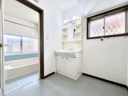 ���ʑ�E���ʏ��@���������Ă���̂Ŏ��C�̑����ꏊ�ł����C���ł����K�ł��B�����̐g�x�x���C�����ǂ��s���܂��ˁB