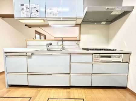 �L�b�`���@���������Ȃ���ł����Ƒ��Ƃ̉�b���y���߂�ΖʃL�b�`��
