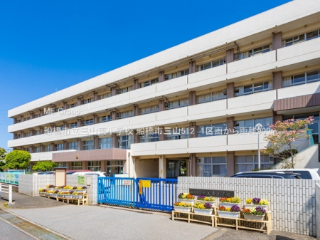 ���ӊ��@���w�Z 900m �D���s���O�R�����w�Z