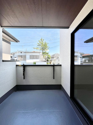 �o���R�j�[�@�����`Balcony�`�@�C���i�[�o���R�j�[�͐��󕨂������X�y�[�X�Ƃ��ċ}�ȉJ�Ő��󕨂��G��Ă��܂��̂�h���ł���܂����`�F�A�ł��낢����A�Ăɂ͎�����C�ɂ����r�j�[���v�[�����y���߂܂��ˁ�