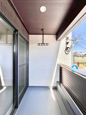 �o���R�j�[�@�C���i�[�o���R�j�[�Ȃ̂ŉJ�ł����󕨂����������o���āA���ʂ�������̂Ŋ������ǂ��A�������X�y�[�X�Ƃ��ďd�󂵂܂��B 