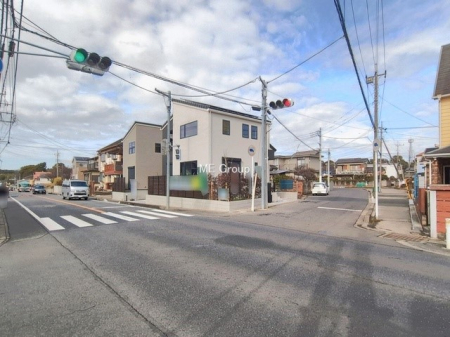 ���n�O�ώʐ^�@�O�ρ`Exterior�`�@�Z��n�ɂȂ��Ă���̂Ŏԗʂ����Ȃ��A�Â��ȗ��n�ł��B�q��Ċ����ǍD�ł������ӊ������킹�Ă��ē������Ē����܂��B  