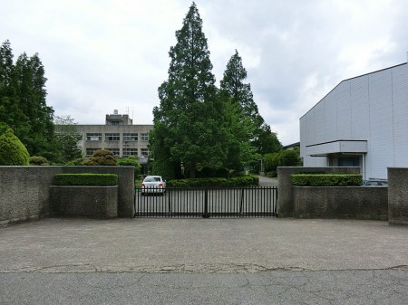 ���ӊ��@���w�Z 1360m �l�X���s�����c���w�Z