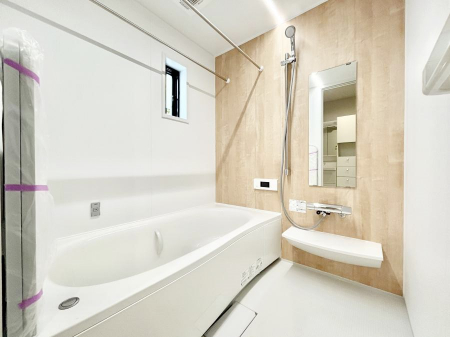 �����@�����`Bath Room�`�@�������������͋C�̗����Ŗ����Ɍ����ă��t���b�V���B���������@�\���t���Ă���̂ŗׂ̐���@�u����Ő􂢏オ�������󕨂��A�J�̓����V�C���C�ɂ������������邱�Ƃ��\�ł��B